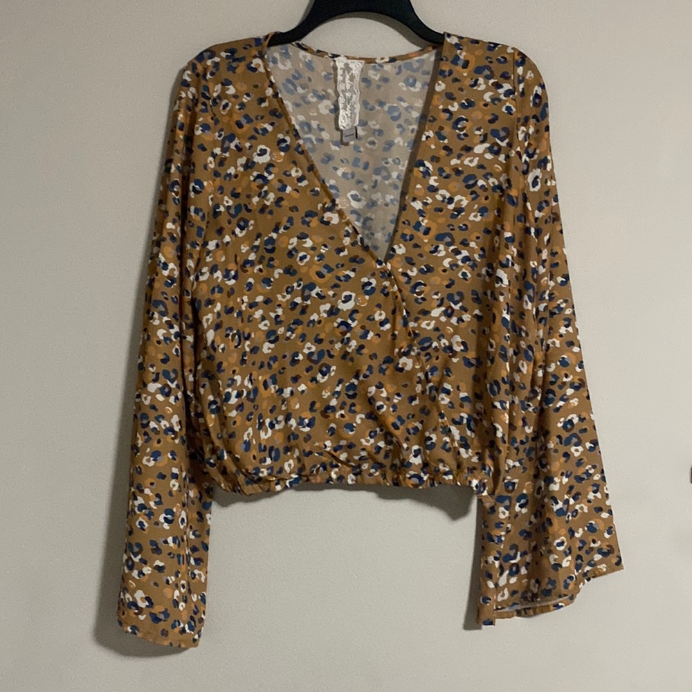 Cropped yellow blouse